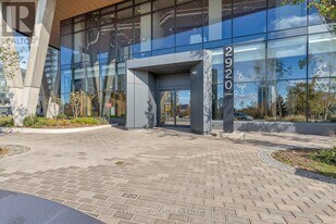 2920 Hwy 7 in Vaughan, ON - Building Photo