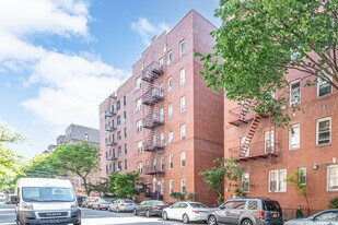 88-10 Whitney Ave in Elmhurst, NY - Building Photo