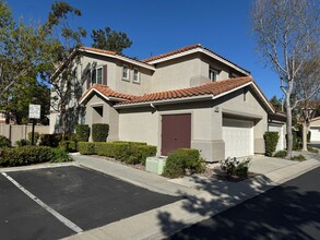269 Calle Orovista in Camarillo, CA - Foto de edificio - Building Photo