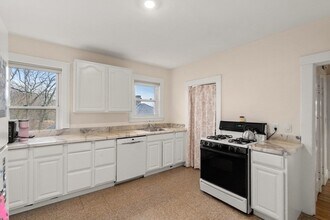 67 Westchester Rd in Newton, MA - Building Photo - Building Photo