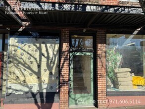 38919 Proctor Blvd in Sandy, OR - Building Photo - Building Photo