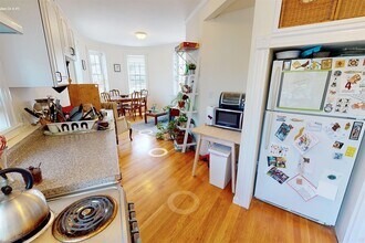 4 Bishop Allen Dr, Unit 1 in Cambridge, MA - Building Photo - Building Photo