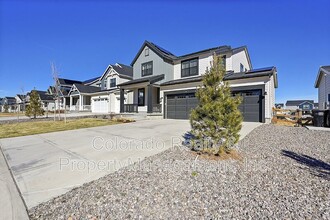 1363 Elbridge Dr in Elizabeth, CO - Foto de edificio - Building Photo