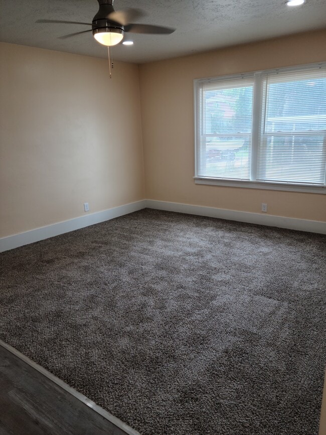 643 S 9th Ave in Pocatello, ID - Building Photo - Building Photo