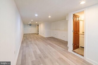 2504 S Broad St in Philadelphia, PA - Building Photo - Building Photo