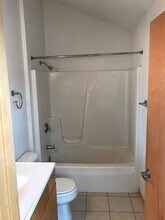 18 N Baldwin St, Unit A in Madison, WI - Building Photo - Building Photo