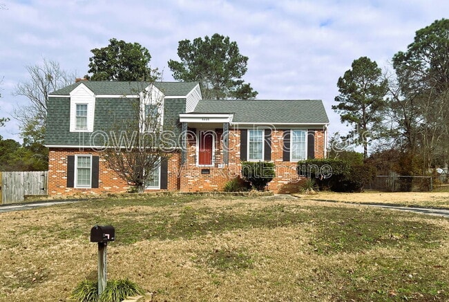 property at 5449 Thompson Cir