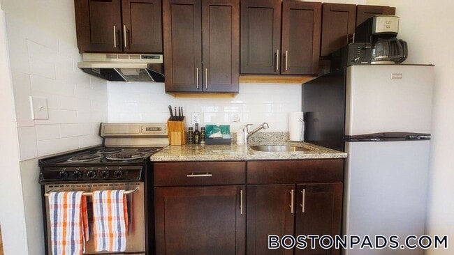62 Boylston St in Boston, MA - Building Photo - Building Photo