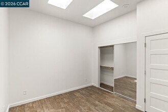 646 Hegenberger Rd in Oakland, CA - Building Photo - Building Photo