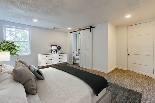 925 Manton Wy in Pittsburgh, PA - Building Photo - Building Photo