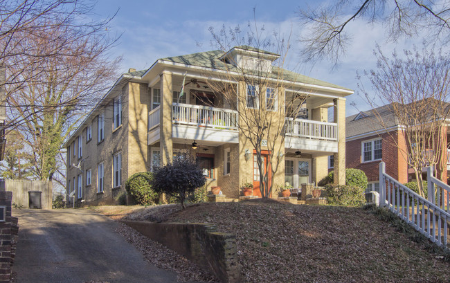 520 Grandin Rd in Charlotte, NC - Foto de edificio - Building Photo