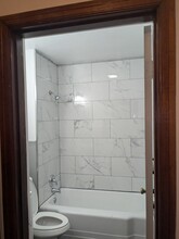 6506 Lillian Ave in Jennings, MO - Foto de edificio - Building Photo