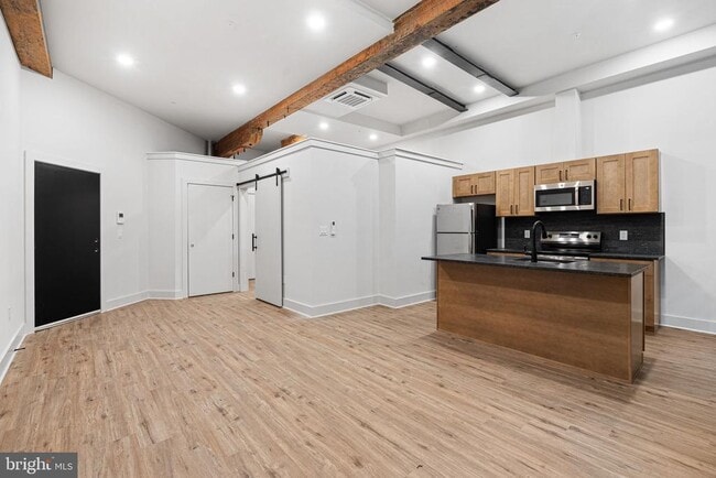 201 Leverington Ave in Philadelphia, PA - Building Photo - Building Photo