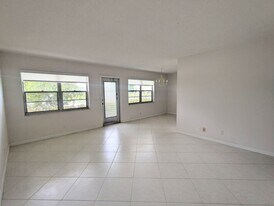 222 Somerset L in West Palm Beach, FL - Building Photo