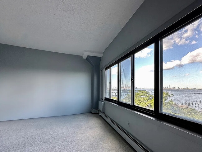 property at 10 Bay Street Landing