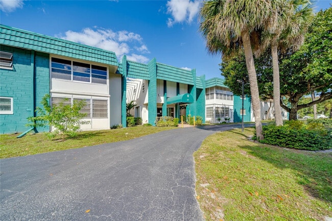 2271 NW 47th Terrace in Lauderhill, FL - Building Photo - Building Photo