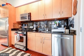 2301 Champlain St NW-Unit -403 in Washington, DC - Building Photo - Building Photo