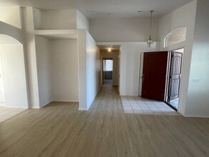 14735 Sandstone St in Adelanto, CA - Building Photo - Building Photo