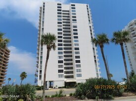 3043 S Atlantic Ave in Daytona Beach Shores, FL - Building Photo
