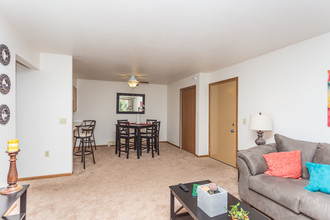 Nelson Estates Apartments in Kendallville, IN - Building Photo - Interior Photo