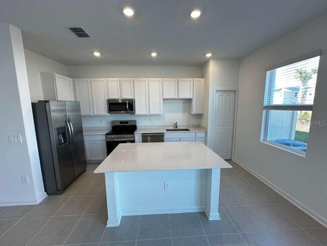 2713 Skyline Lp in Kissimmee, FL - Building Photo - Building Photo