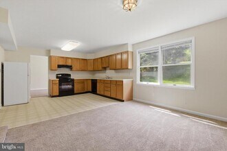 9530 Hallhurst Rd in Perry Hall, MD - Building Photo - Building Photo