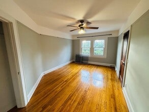 0 Grove St, Unit 11586095 in Glen Head, NY - Foto de edificio - Building Photo