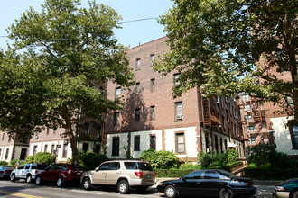 14447 Roosevelt Ave in Flushing, NY - Building Photo - Building Photo