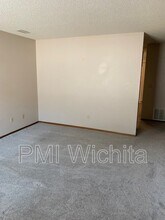 5526 W 9th St N in Wichita, KS - Building Photo - Building Photo