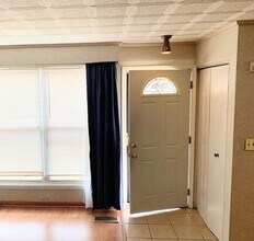 6236 Robin Hill Rd in Baltimore, MD - Building Photo - Building Photo