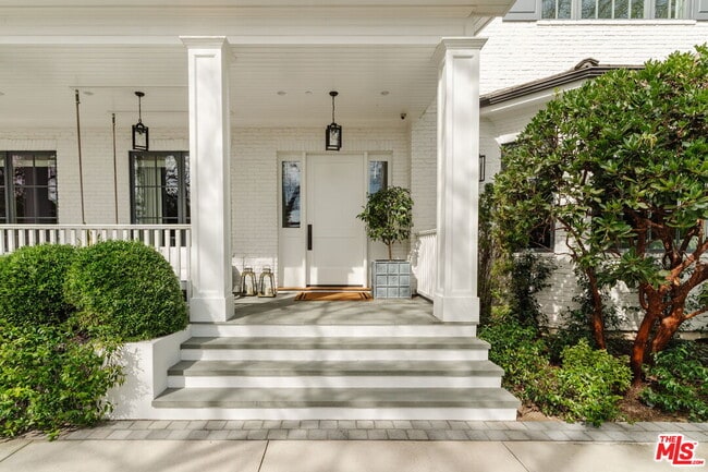 957 Corsica Dr in Los Angeles, CA - Building Photo - Building Photo