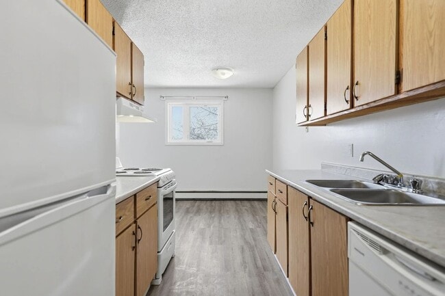 Evergreen Manor in Prince Albert, SK - Building Photo - Building Photo