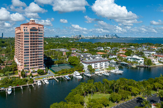 Gables Harbour in Coral Gables, FL - Building Photo - Building Photo