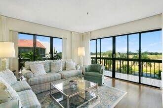 3000 Presidential Way in West Palm Beach, FL - Building Photo - Building Photo