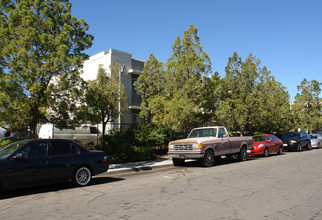 Palm Gardens Apartments in San Diego, CA - Building Photo - Building Photo