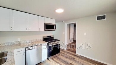 1221 Stanford St in Greenville, TX - Building Photo - Building Photo