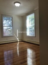 51 Franklin St, Unit B in Somerville, MA - Foto de edificio - Building Photo