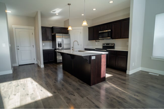 1365 N 3740 W in Eagle Mountain, UT - Building Photo - Building Photo