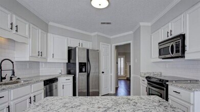 6479 Stone Lake Dr in Bartlett, TN - Building Photo - Building Photo