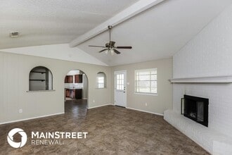 8805 Main St in North Richland Hills, TX - Foto de edificio - Building Photo