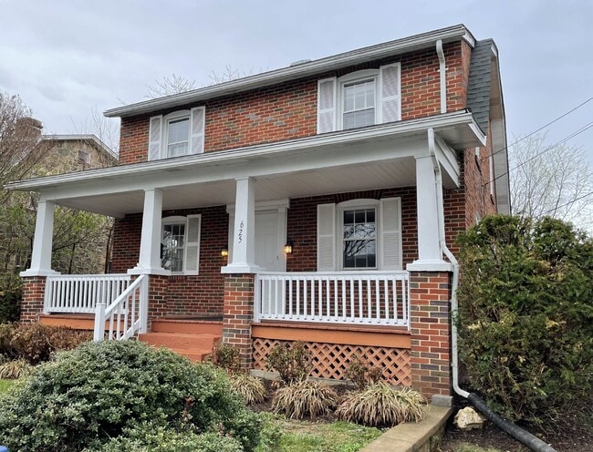 property at 625 Warren Ave.
