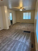 1605 SW Clay St in Topeka, KS - Building Photo - Building Photo