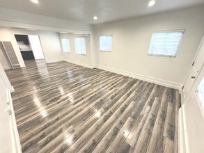 522 Brittania St in Los Angeles, CA - Building Photo - Building Photo