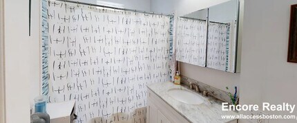 358 Broadway, Unit 2 in Somerville, MA - Building Photo - Building Photo