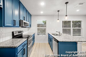 8 Palomar in San Antonio, TX - Building Photo - Building Photo