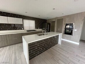 3017 Harborside Dr in Las Vegas, NV - Building Photo - Building Photo