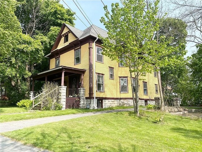 228 Genesee St in Auburn, NY - Building Photo - Building Photo