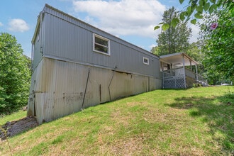 220 Lakeshore Dr in Mammoth Cave, KY - Building Photo - Building Photo