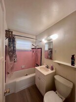1956 Pacific Beach Dr in San Diego, CA - Building Photo