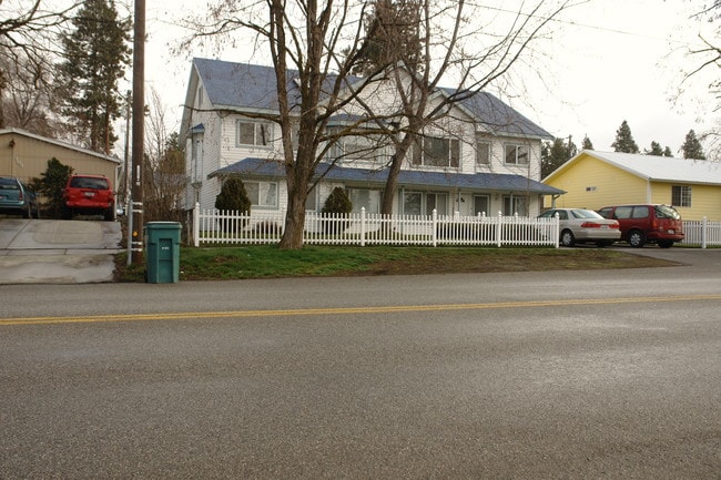 307 E Mullan Ave in Post Falls, ID - Building Photo - Building Photo